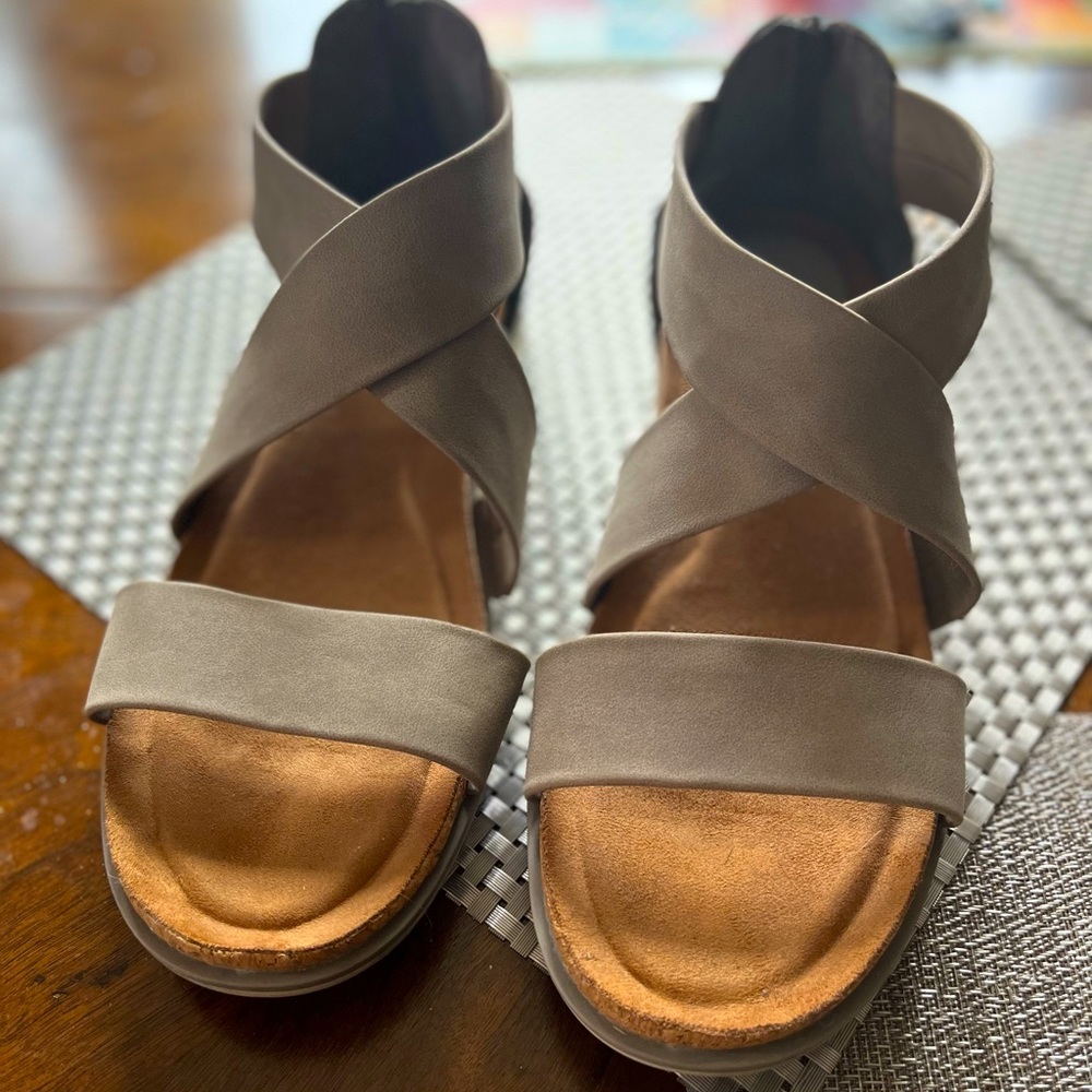 Eurosoft suede women’s sandals